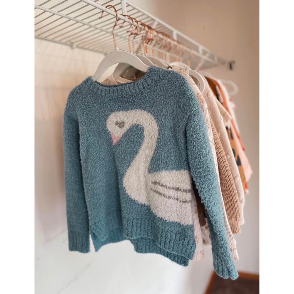 4T • Swan Fuzzy Sweater by Epic Threads